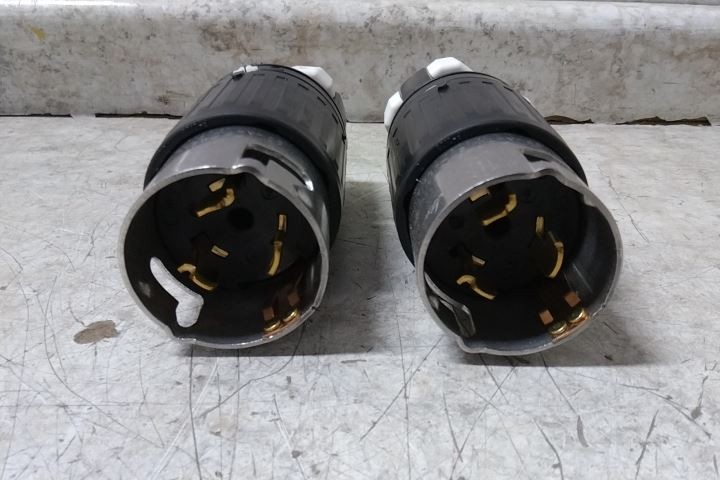 Hubbell CS6365C 2 Pk 125/250VAC 50 A Current Rating Straight Locking Plug