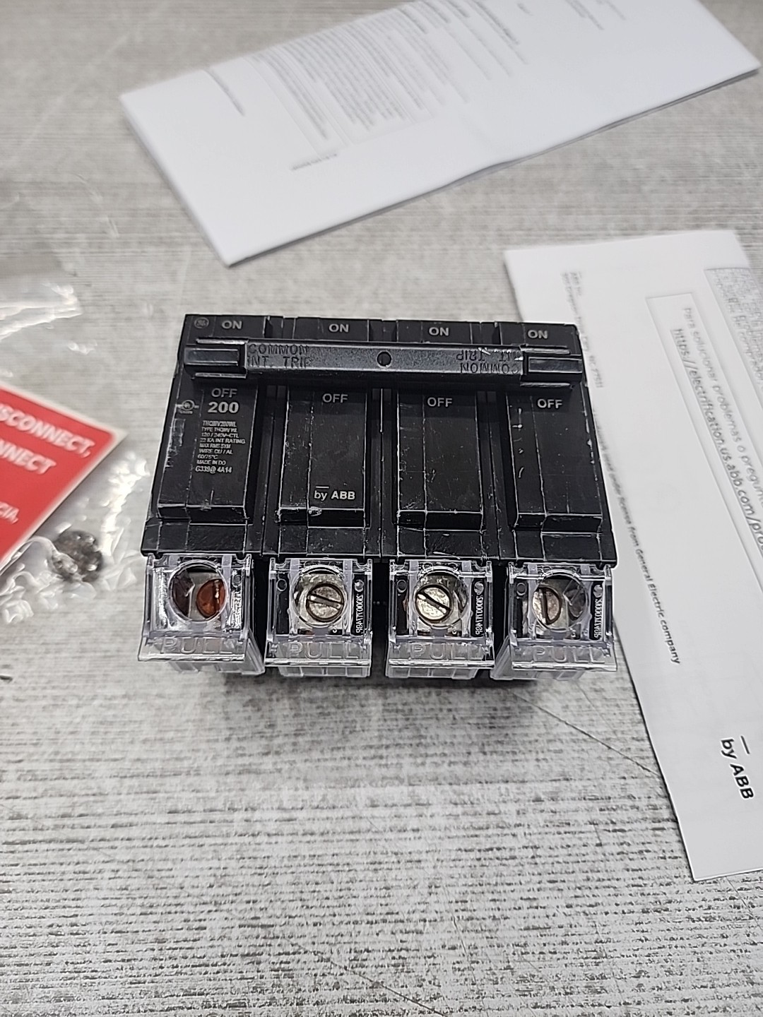 GE THQMV200WL 200 Amp 120/240 Volt 2-Pole Plug-In Mount  Main Circuit Breaker