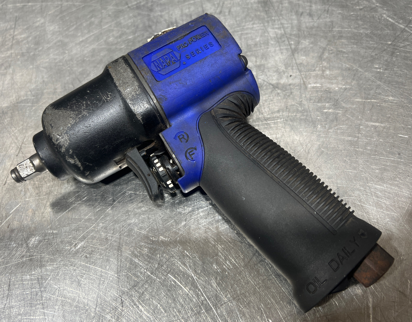 Napa Pro Power Series 6-1122 3/8″ Dr. Super Duty Air Impact Wrench. Used