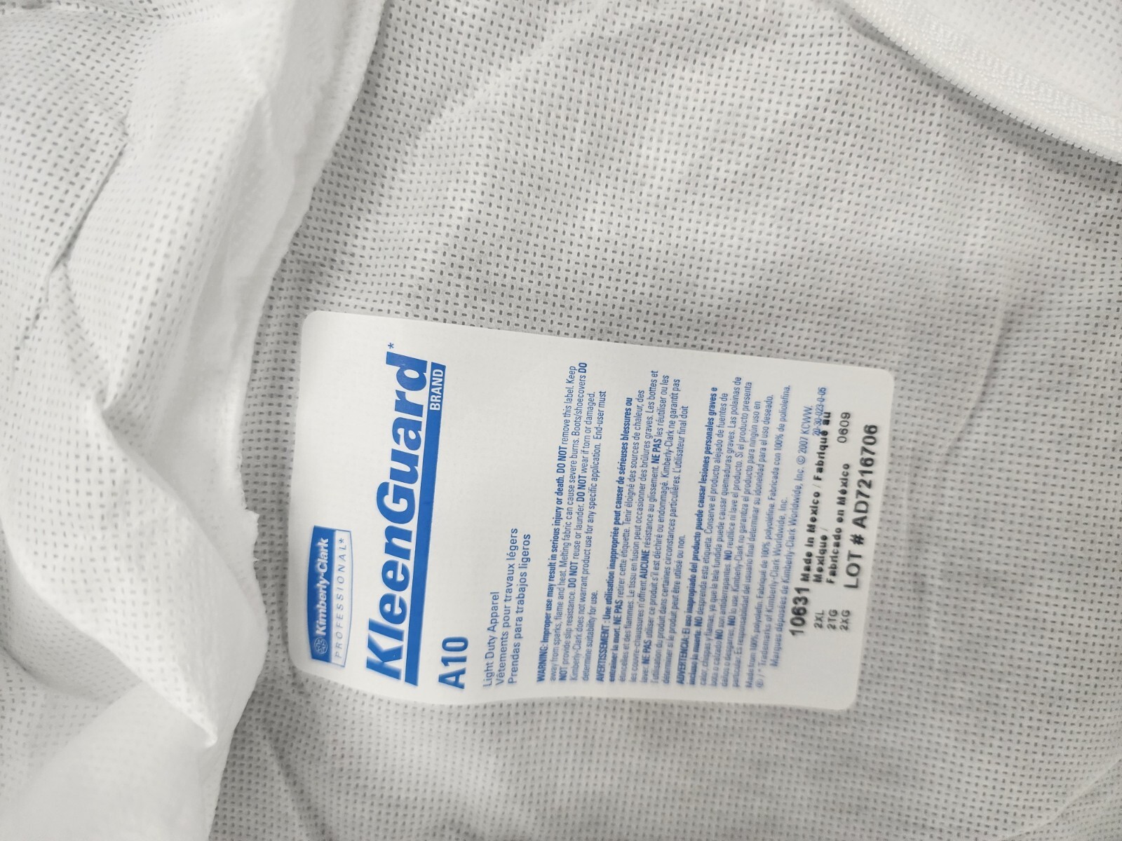 KLEENGUARD A10 25pk Protection Coveralls Zip Closure 2X-Large 2xl Hooded Booted