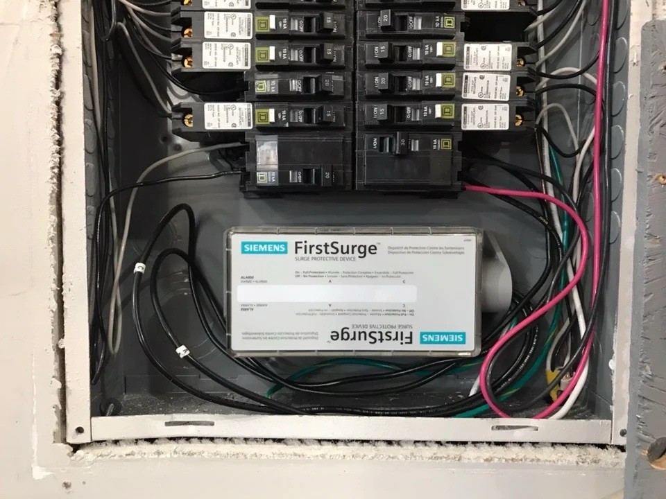 SIEMENS FirstSurge Plus FS100 FS100P Whole Home Surge Protector 100k Amps NEW!