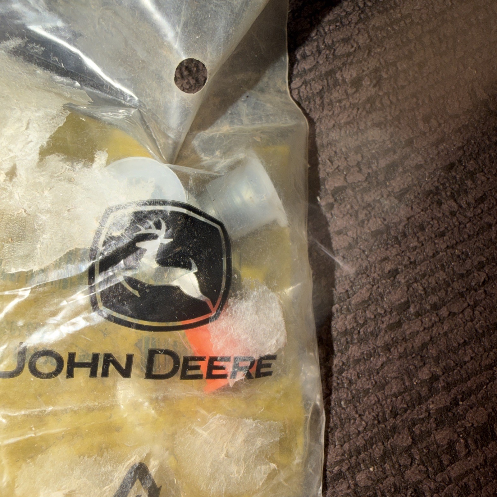 John Deere AR36097: 90 Degree Adjustable Tee Fitting