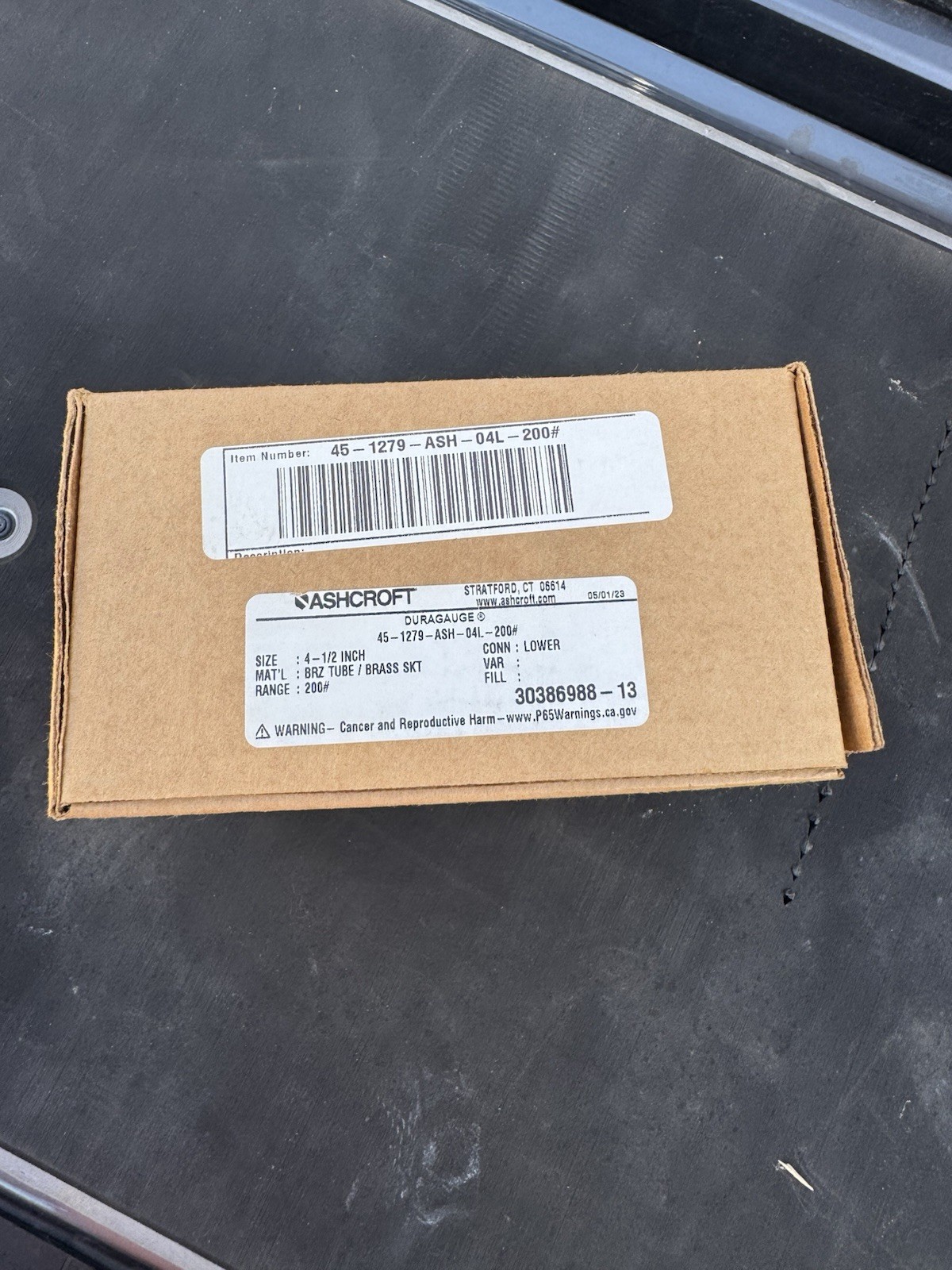 Ashcroft Duragauge Pressure Gauge 0-200 PSI 4-1/2in Face 1/4in Side/Bottom