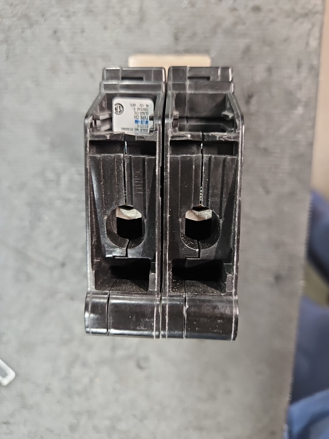 Cutler Hammer CHF220 20 AMP Double Pole Circuit Breaker 120/240V