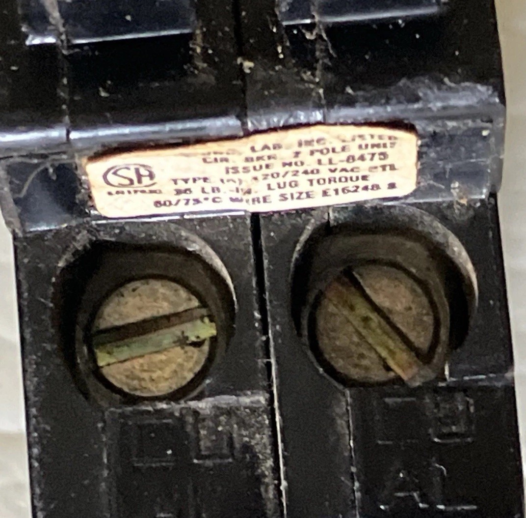 A230 30A 2 POLE SYLVANIA Challenger CIRCUIT BREAKER A 120/240 VAC Side Mount