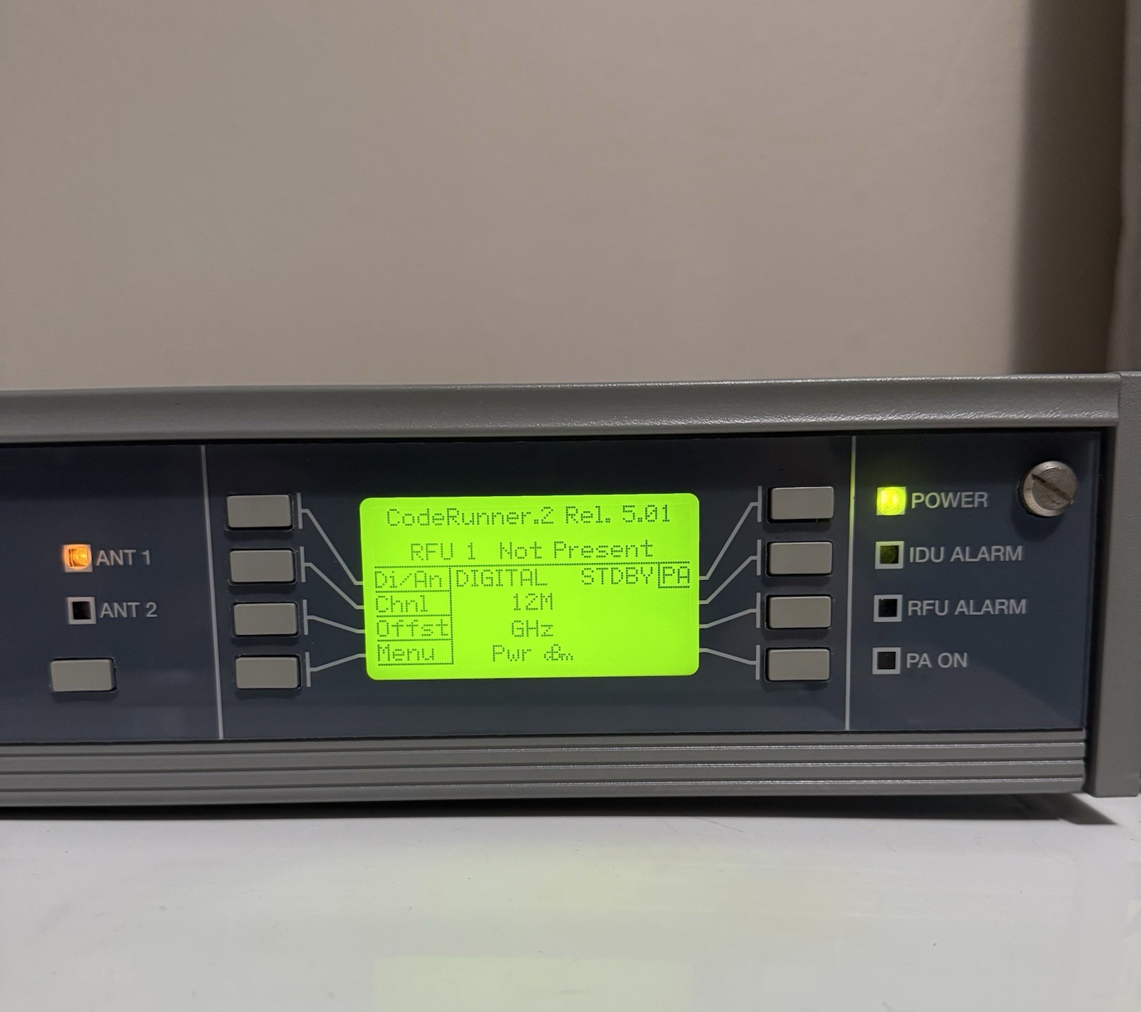 MICROWAVE RADIO COMMUNICATIONS CODERUNNER 4 ANALOG AND DIGITAL CENTRAL RECEIVER