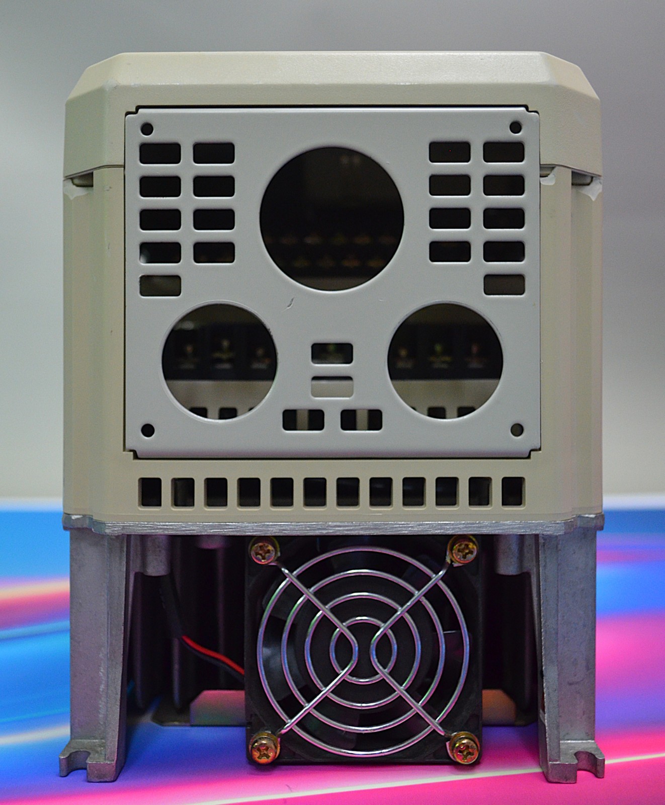 MagneTek GPD515C-B004 3-Phase Drive SPEC: 43P71CU 460VAC 50-60Hz 8.5Amp UL7J48 B