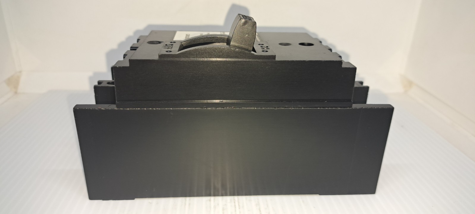 Square D Q2M2200MT 200 Amp 2 Pole 240V Main Circuit Breaker Type Q2MT NEW