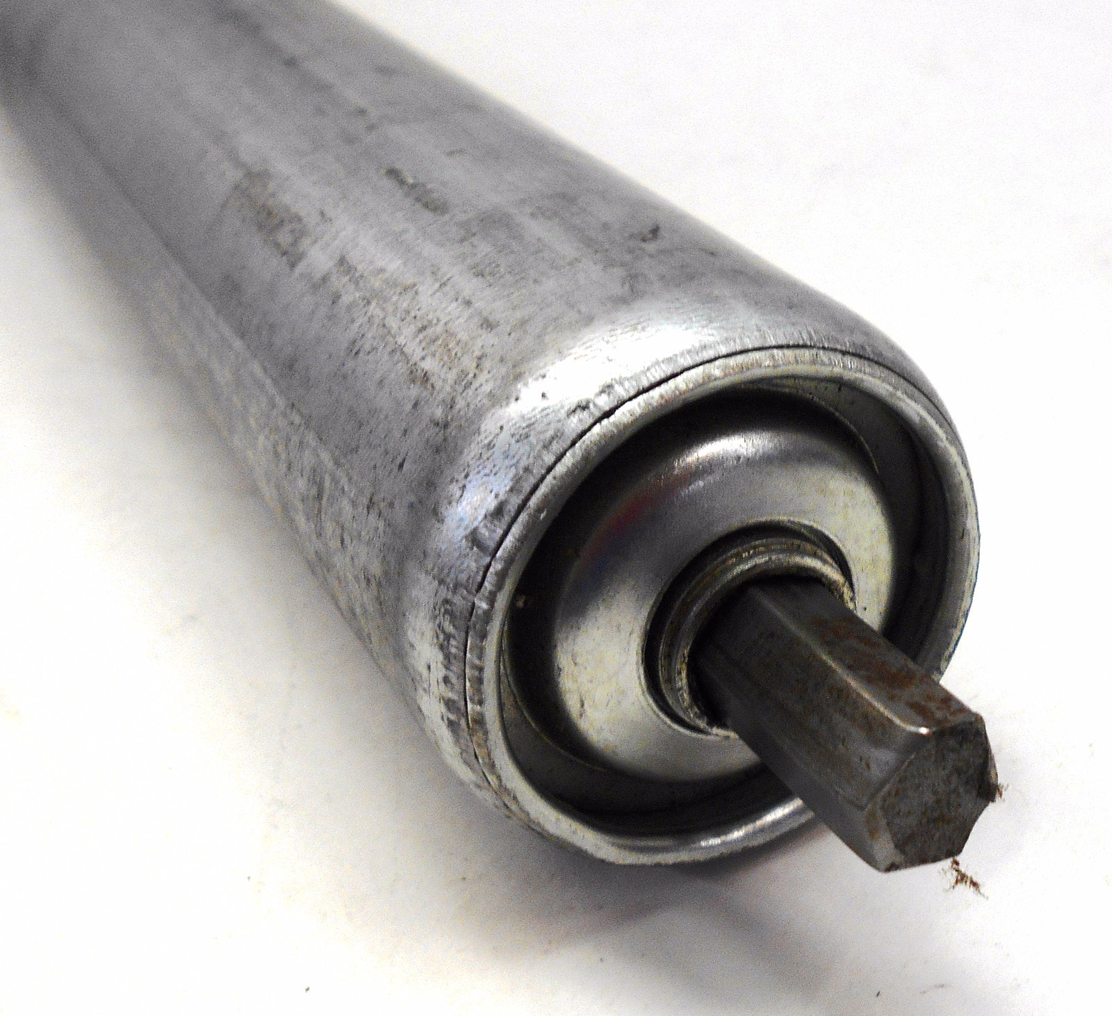 UNKNOWN BRAND CONVEYOR ROLLER, BF 15 5/8″, 1 7/8″ OD, 5/16″ HEX SHAFT