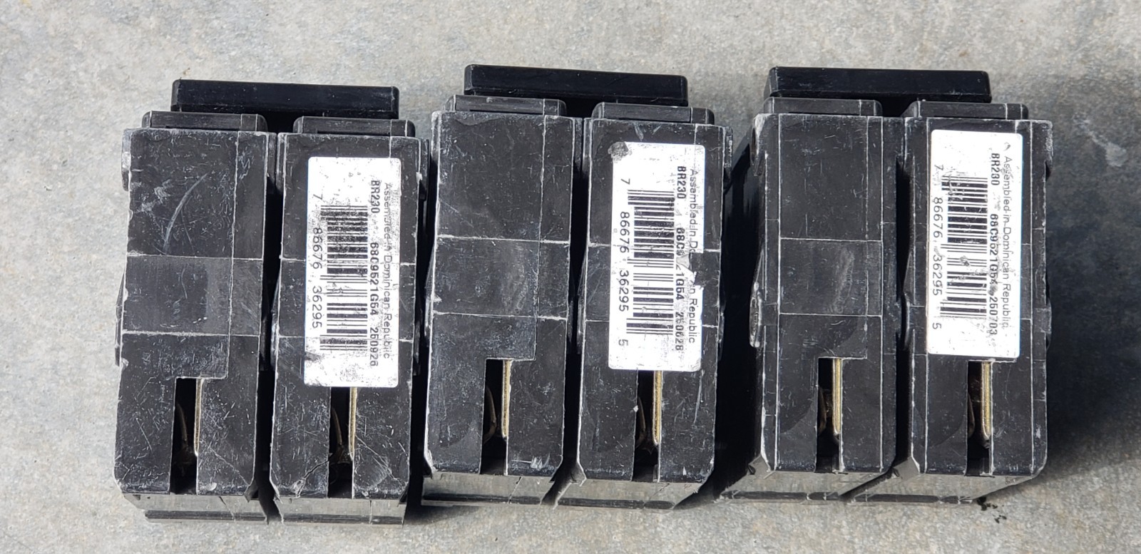 NEW (QTY 3) Eaton BR230 Circuit Breaker 30 Amp 2 Pole 120/240 Vac Type C230 HACR