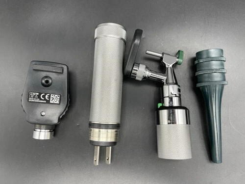 Welch Allyn 21760 Operating Otoscope and 11720 Ophthalmoscope Veterinary Set