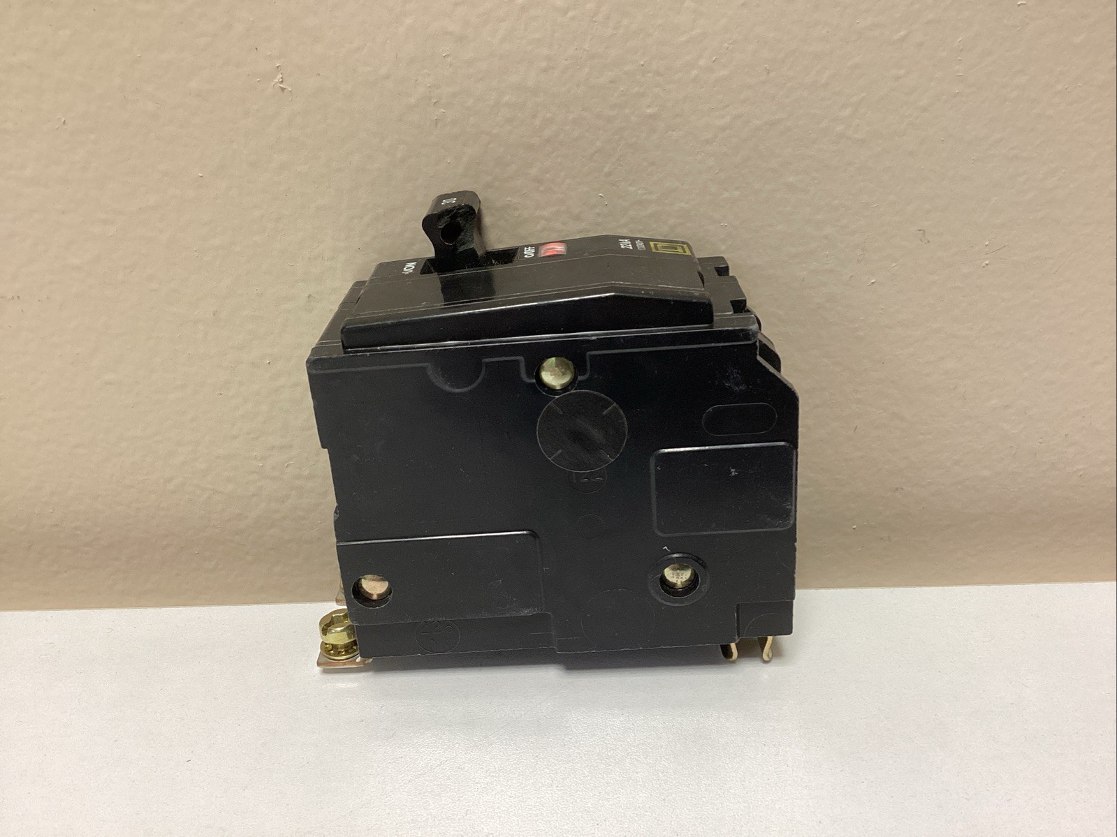 Square D QOB230VH 30 A Miniature Circuit Breaker *NOB* (Chipped Handle)