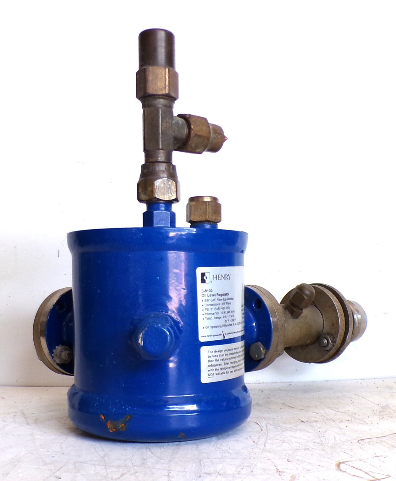 Henry Conventional Adjustable Oil Level Regulator S-9130 Used Cut Out