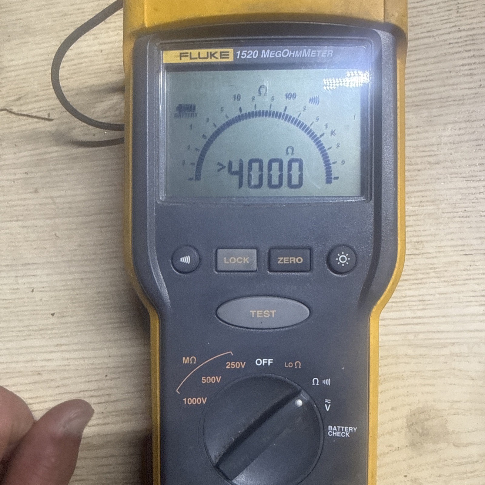 Fluke 1520 MegOhmMeter Insulation Tester
