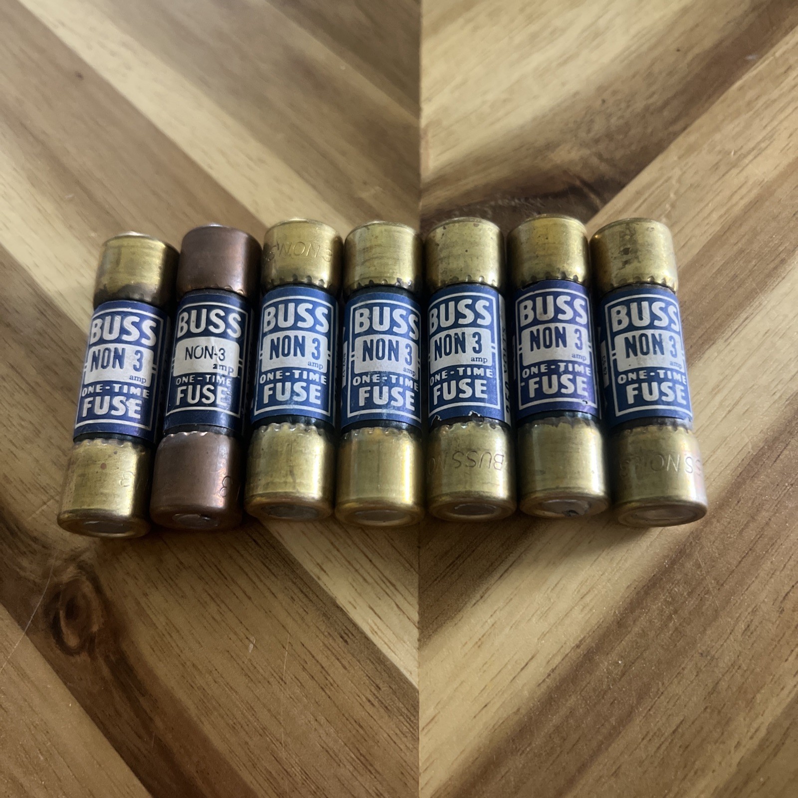 Lot of 7 – BUSSMANN BUSS NON-3 250V 3A ONE-TIME FUSE