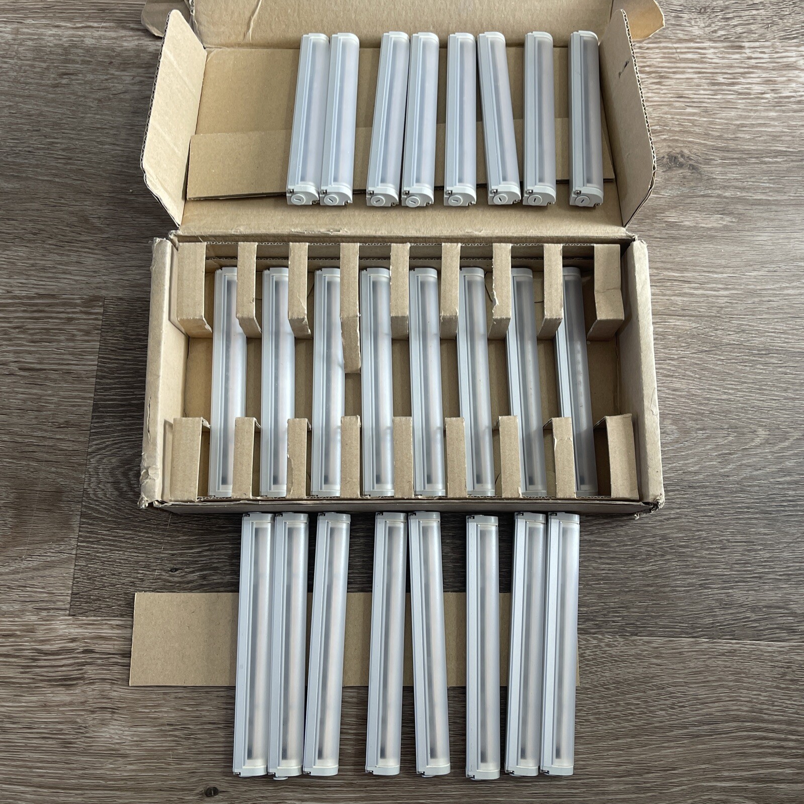 BOX of 24 Philips InteGrade Engine Vi Shelf Strip LED 140mm 6″ 935 G3 24V 1.6W