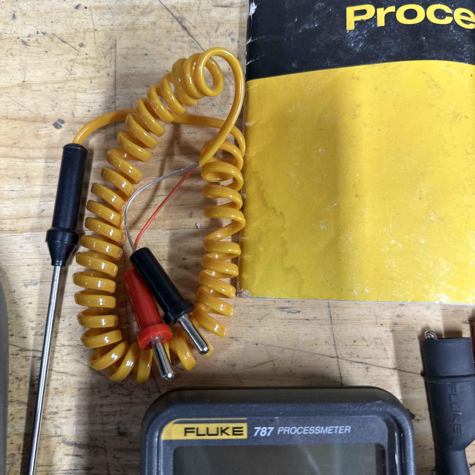 Fluke 787 ProcessMeter W / Soft Case, Leads & Alligator Clips