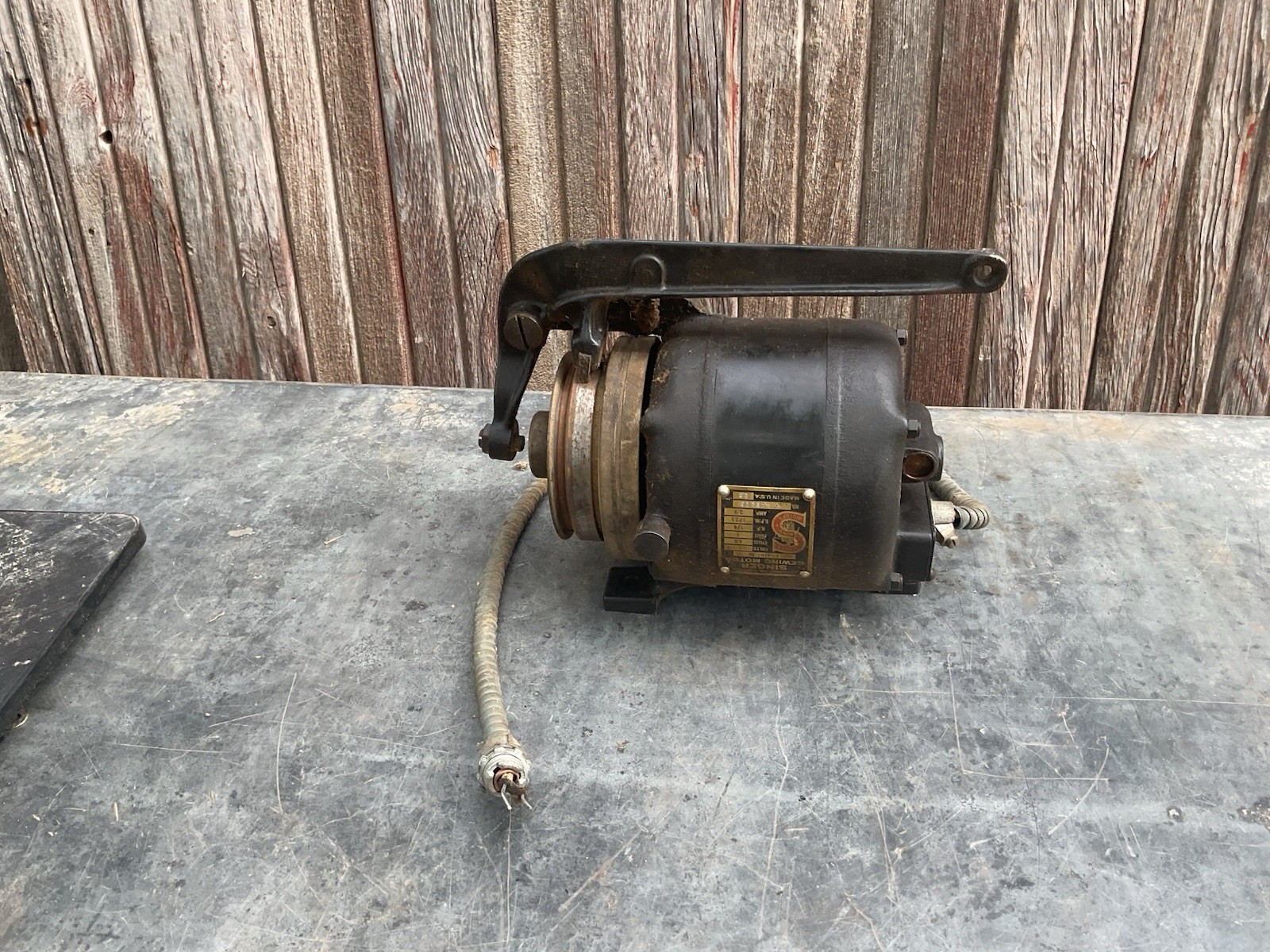 SINGER INDUSTRIAL SEWING MOTOR S94161-N VINTAGE WORKS 115V