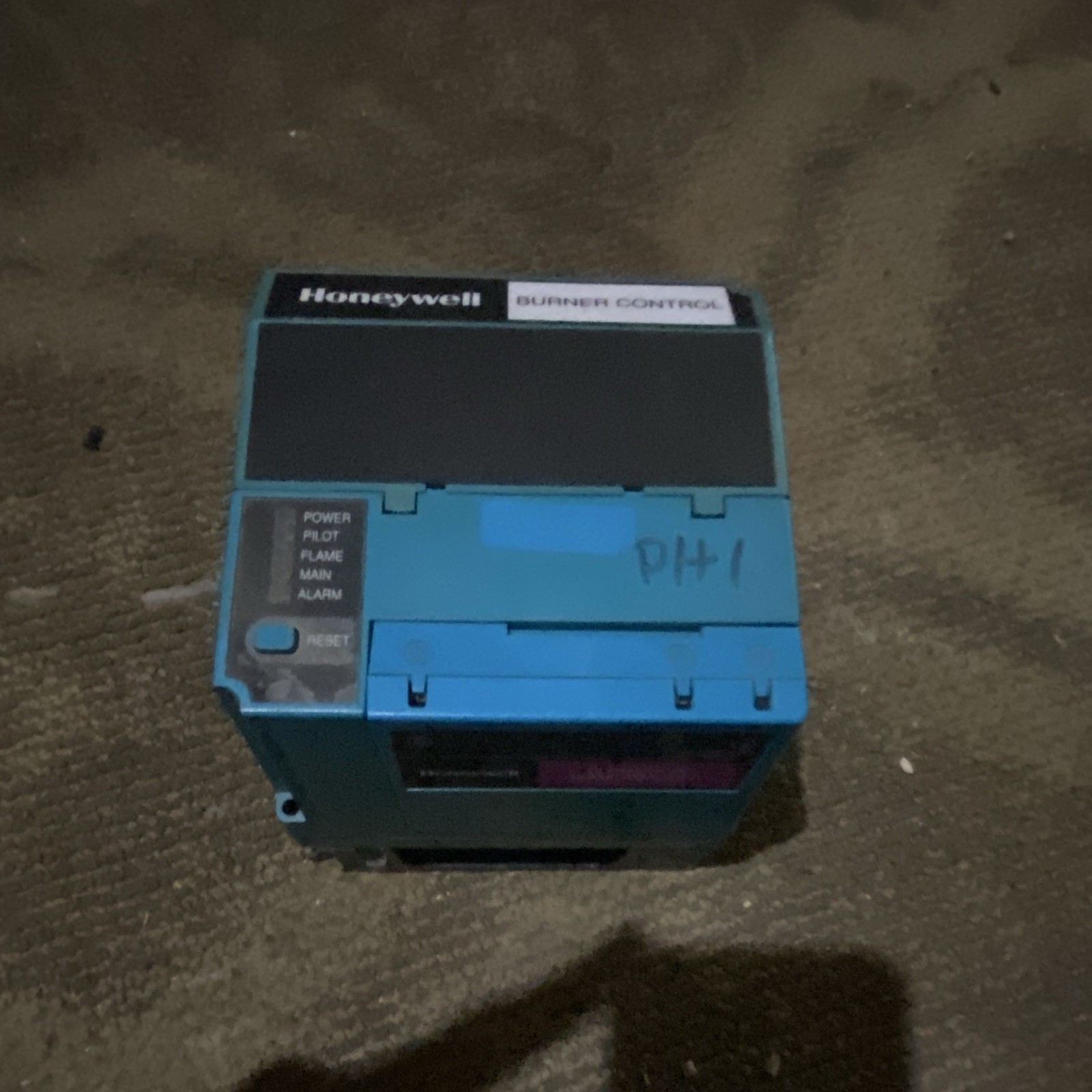 Honeywell RM7890 A 1015 Burner Controller 120v-ac