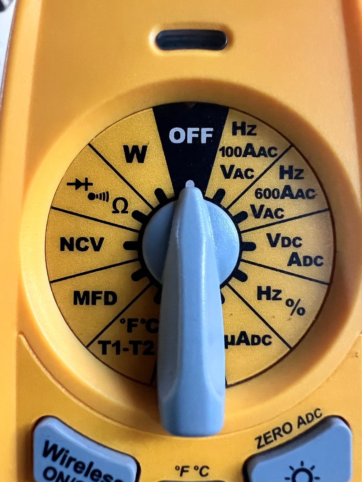 Fieldpiece SC680 True-RMS Wireless AC Clamp Multimeter CAT III 1000v CAT IV 600v