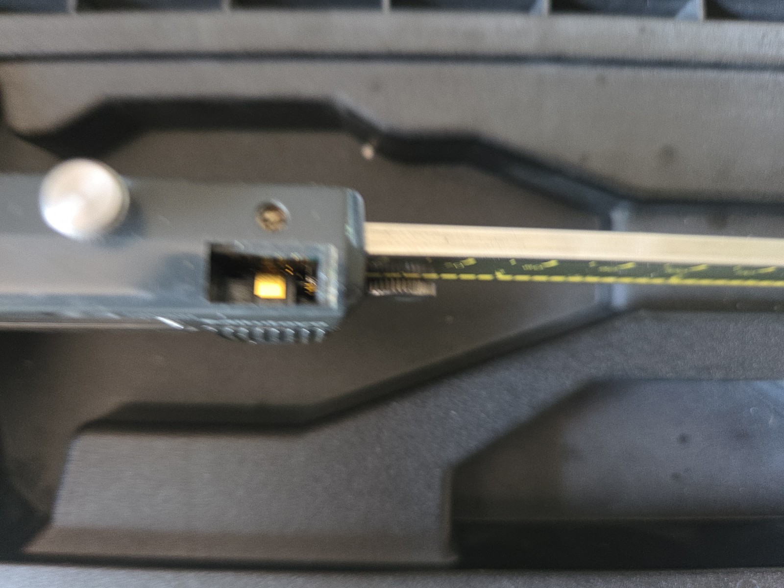 Mitutoyo Digimatic Caliper 500-196-30 Absolute, 0″-6″, 150mm CD-6″ (USED)