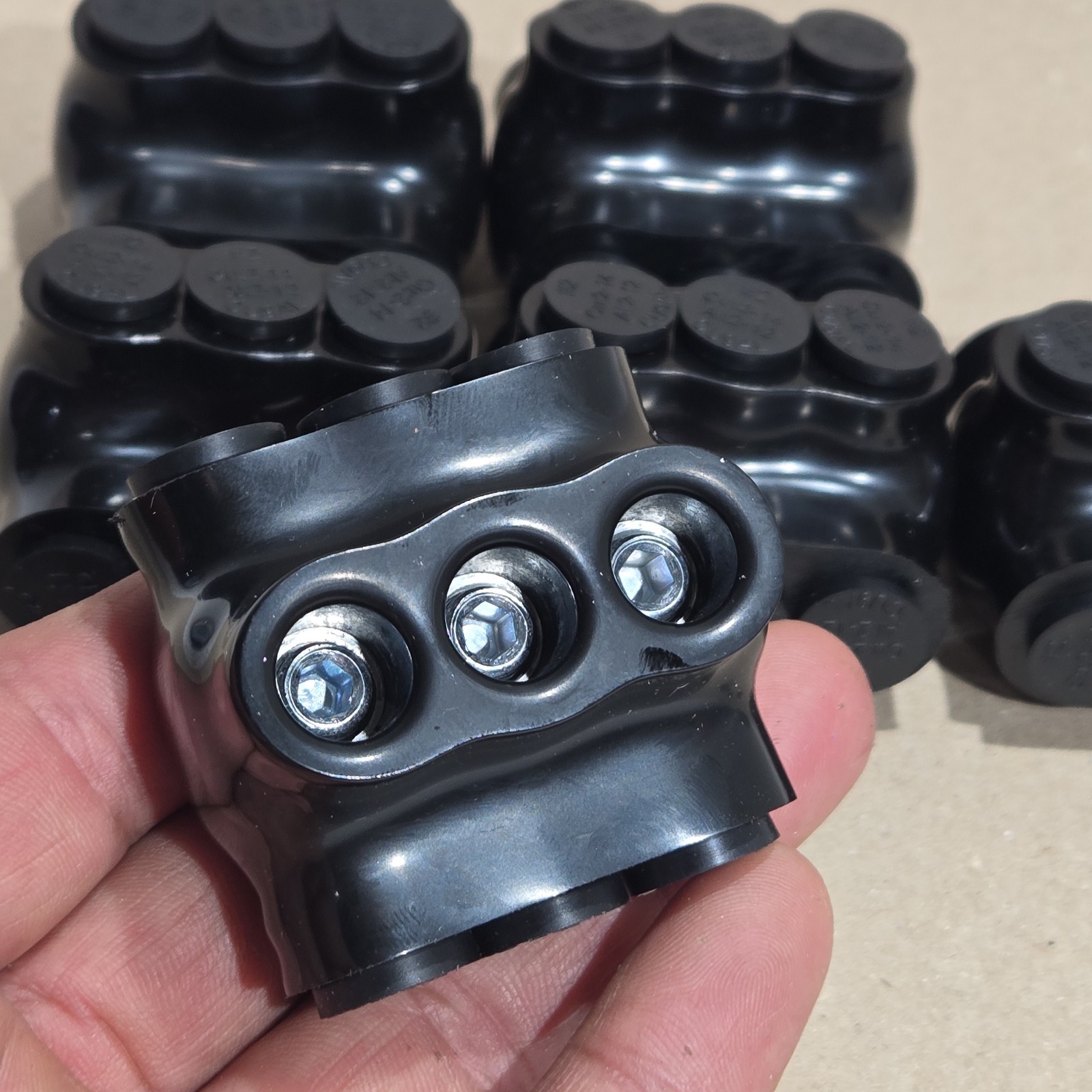 Pack of 5, 3 Port Insulated Multi-Tap Wire Connector 2-14 AWG Dual Entry, 600V.
