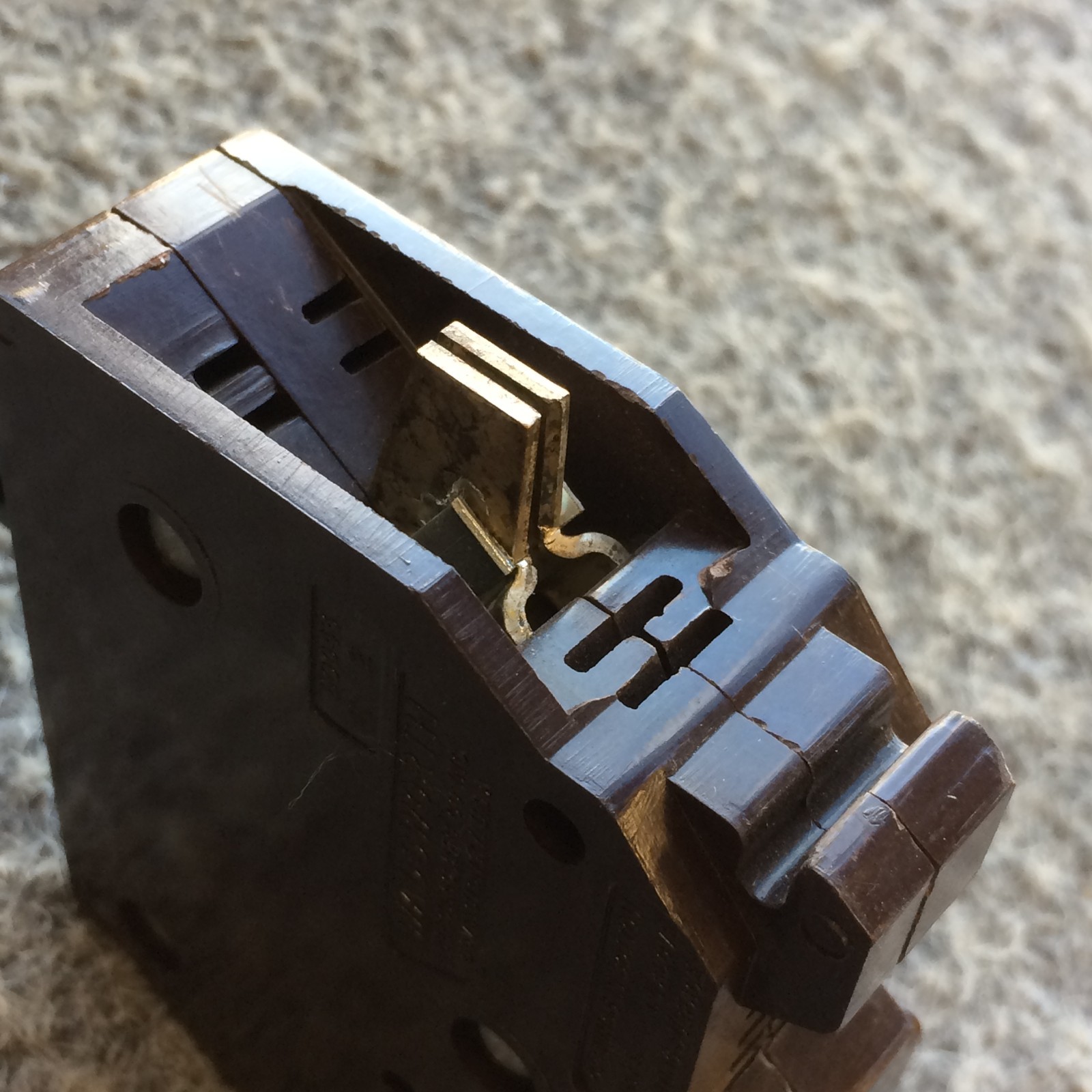 WADSWORTH B1515 A1515 TWIN BREAKER 1-POLE 15A & 1- POLE 15A WA1515 *Flaw*