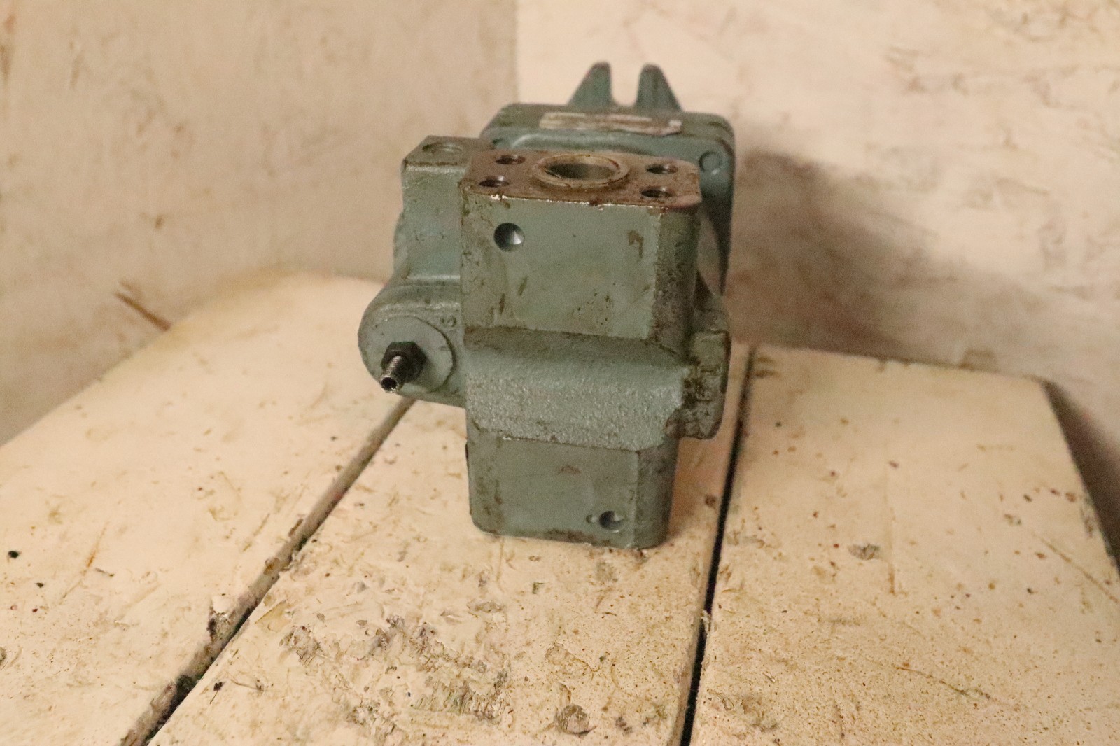 NACHI PVS-1B-16N3-E13 Variable Displacement Piston Pump