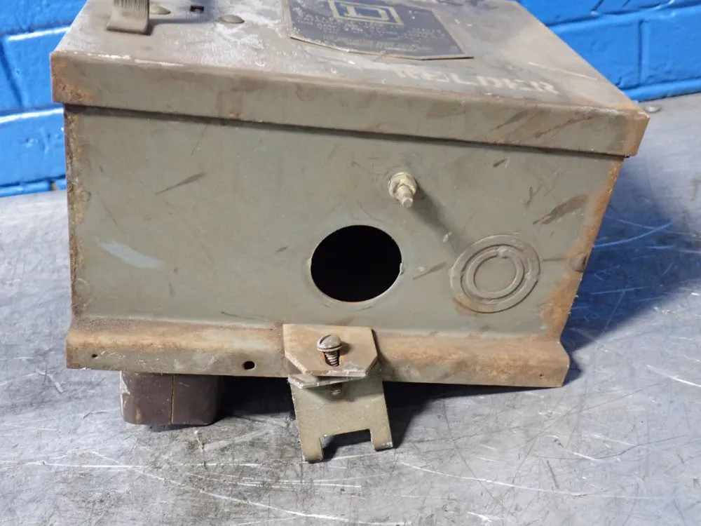 SQUARE D SD-9353 BUS PLUG UNIT 100 AMPS 02260170019