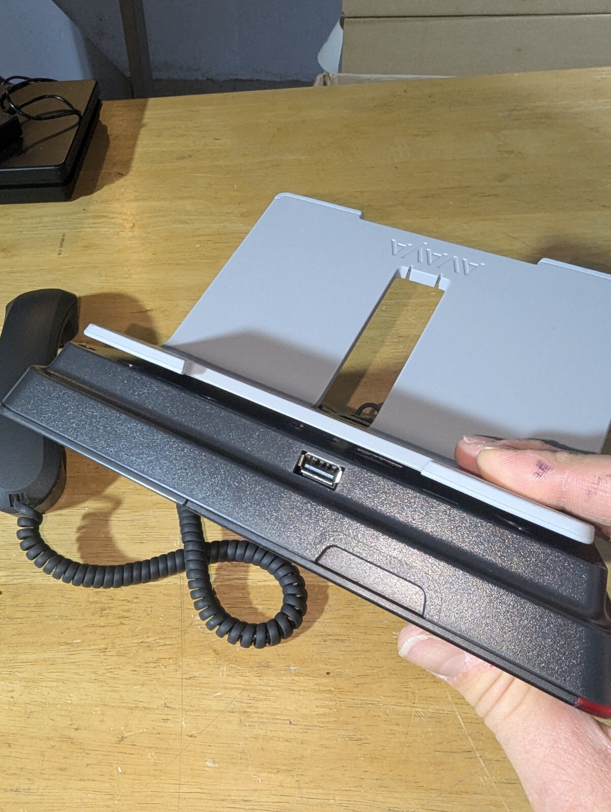 Avaya Touchscreen Office IP Phone Handset & Base VoIP 9641GS Business Desk Phone