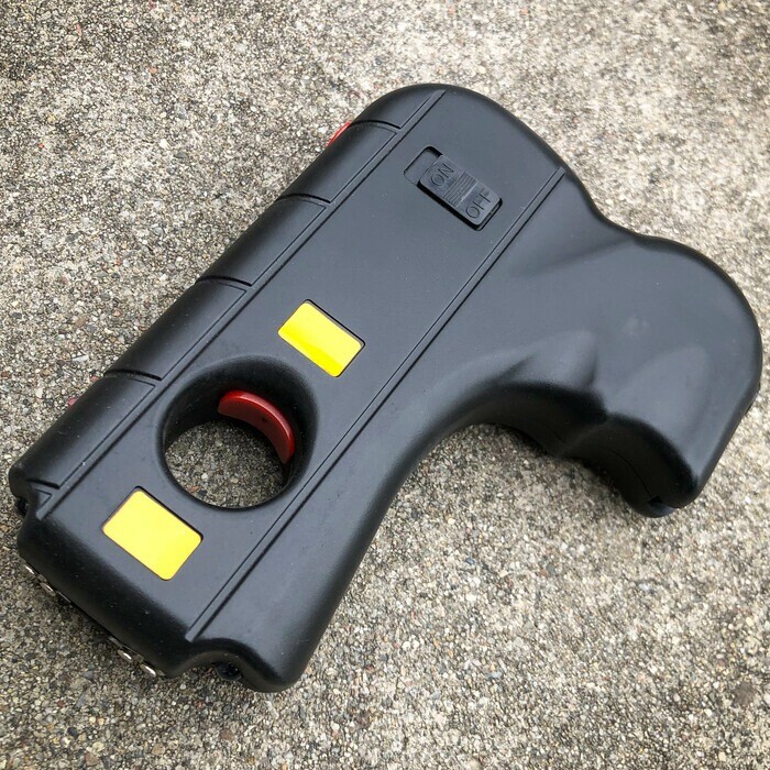 Striker 10MV Rechargeable Pistol Grip STUN GUN w/ LED Light & Pepper Spray Set