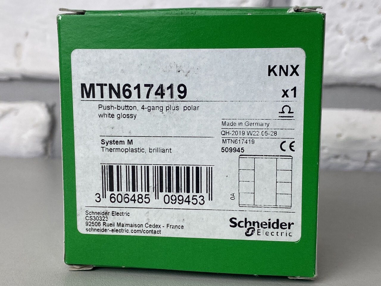 Schneider MTN617419 Push-button, 4-gang plus, polar white, glossy, System M