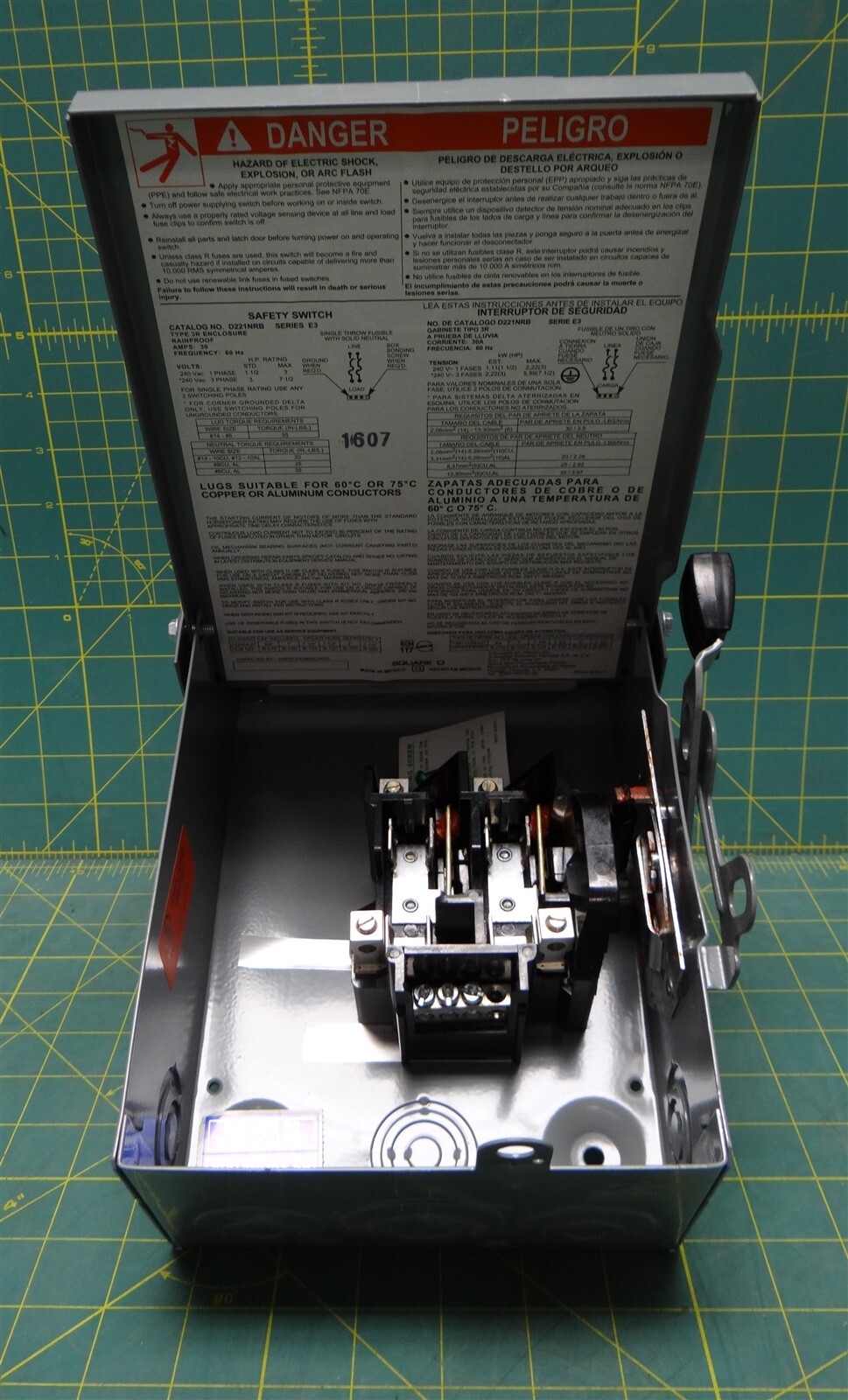 Schneider Electric Square D General Duty Safety Switch 30 Amp Model: D221NRB
