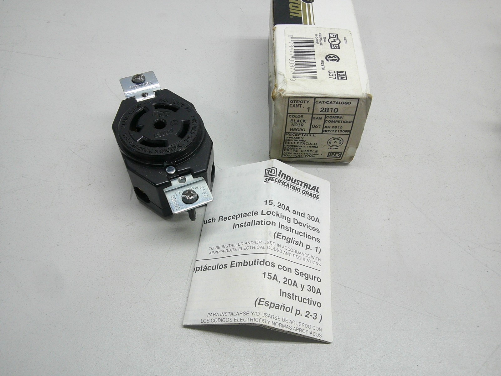 NEW Leviton 2810 Locking Flush Mount Receptacle 30A 120/208V L21-30R