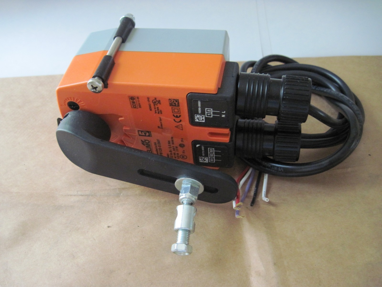 Belimo TFB120-S DAY, 100-240VAC, Damper Actuator, Spring Return Fail Safe, 10″