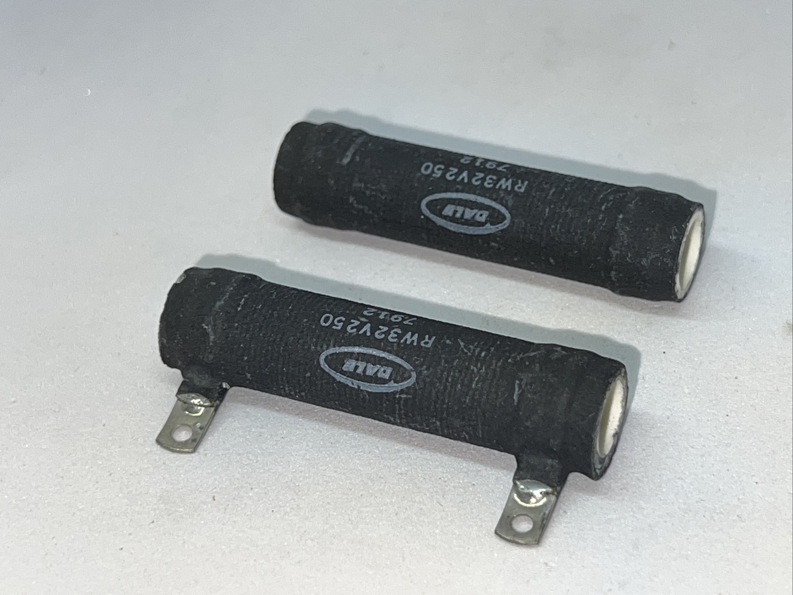 Dale Power Resistor 25 Ohm, 20 Watt RW32V250 New Lot of (2)
