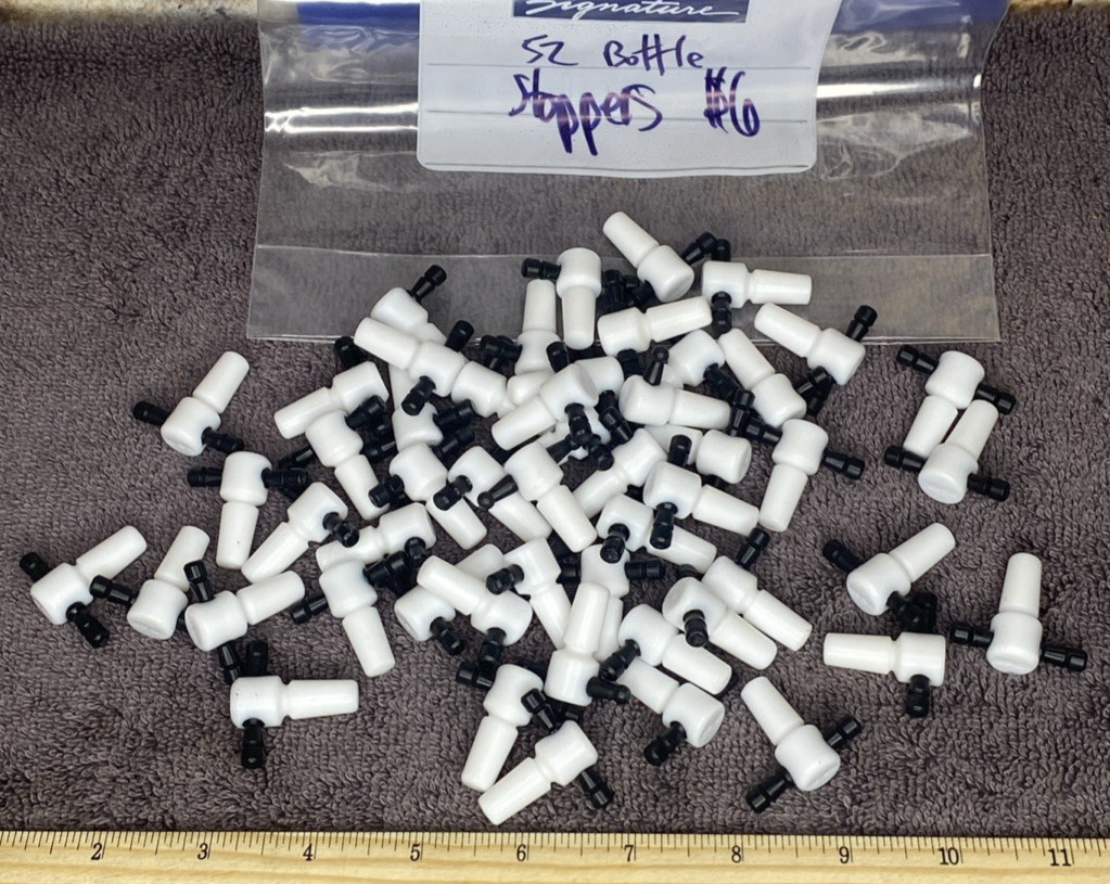 Lot of 52 Lab Stoppers Apothecary Size 6$ $6 Black and White Plastic