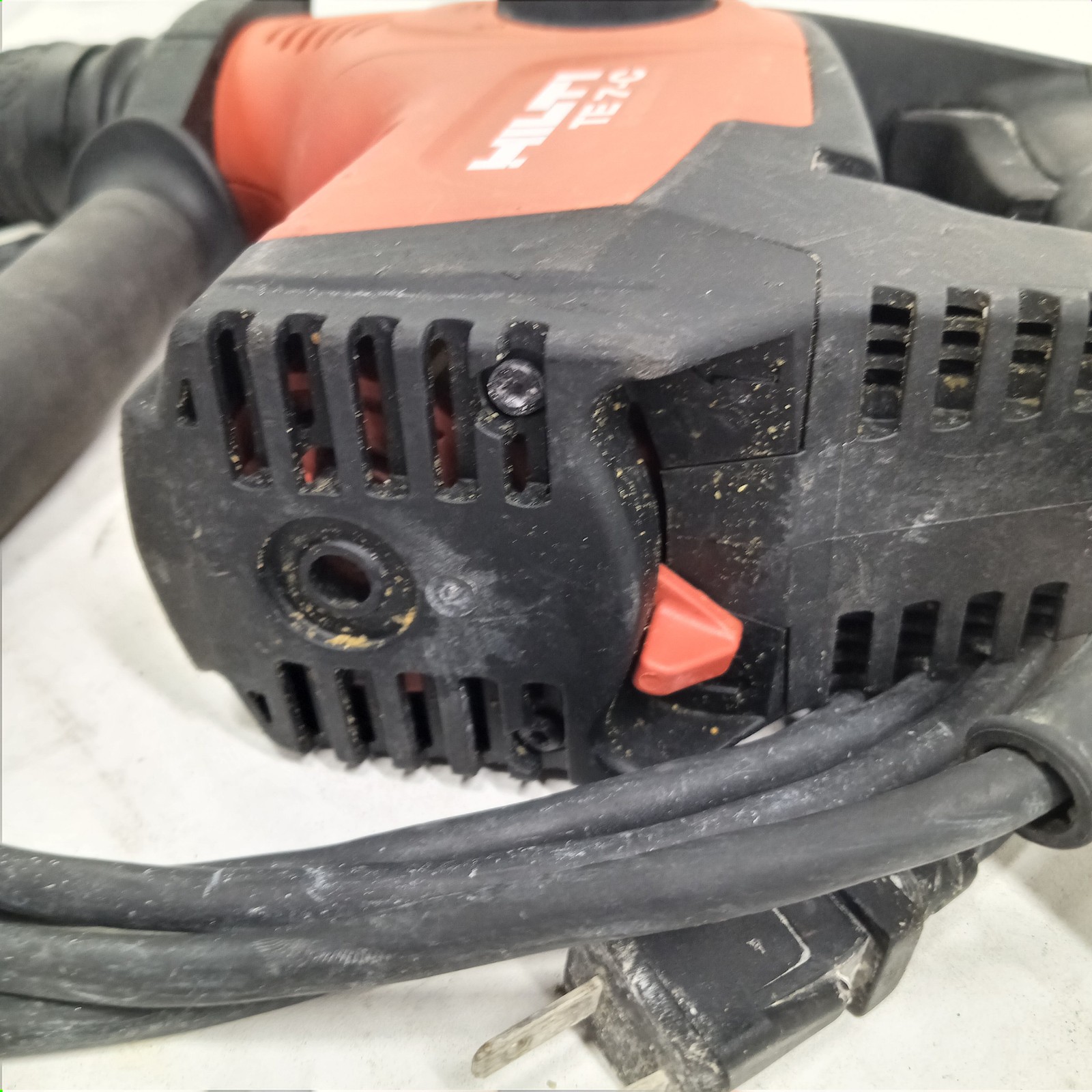 Hilti TE 7-C Electric Corded Rotary Concrete Hammer Drill – WORKING