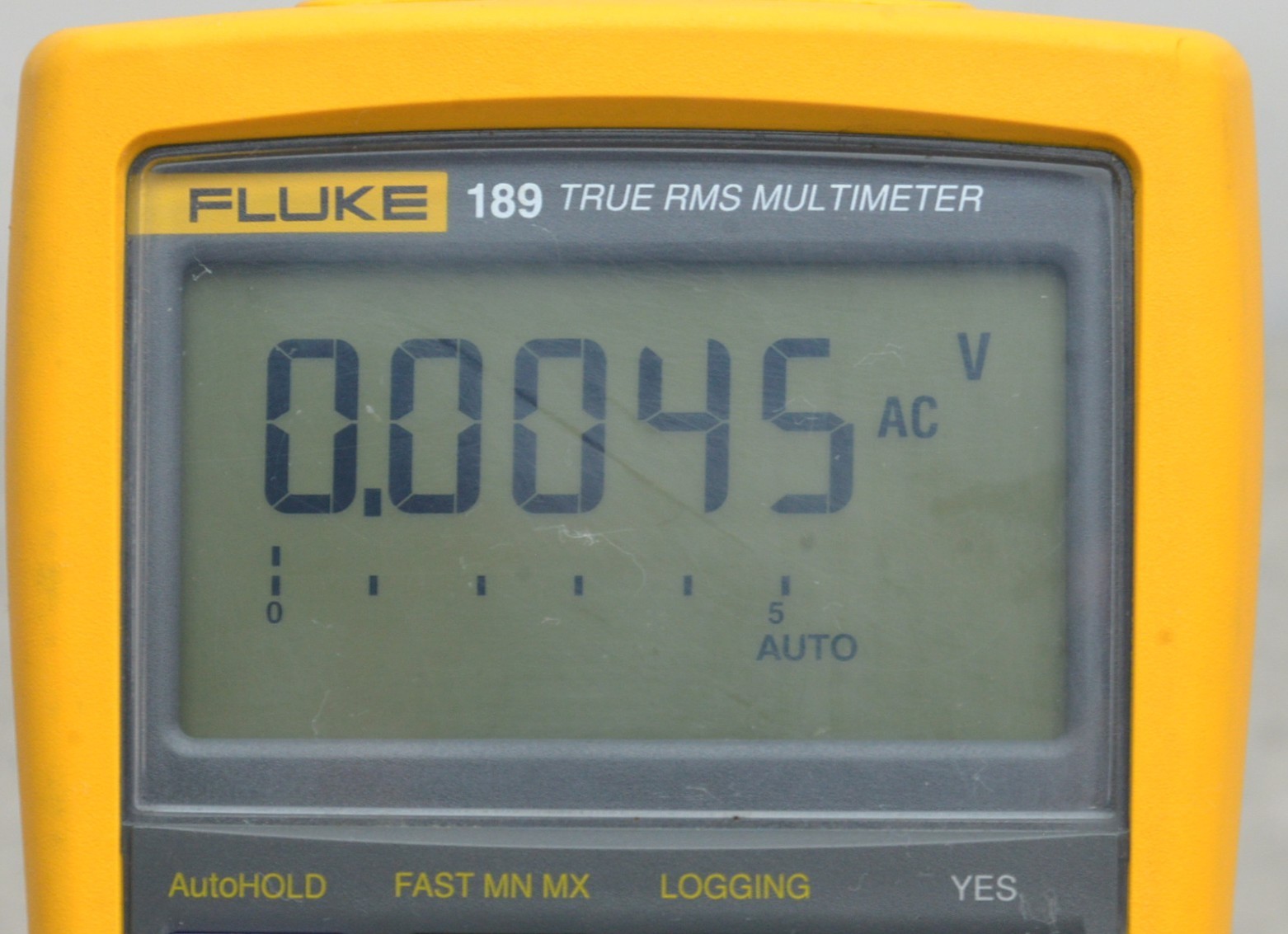 Fluke 189 True RMS Multimeter IP42 CAT IV 600V