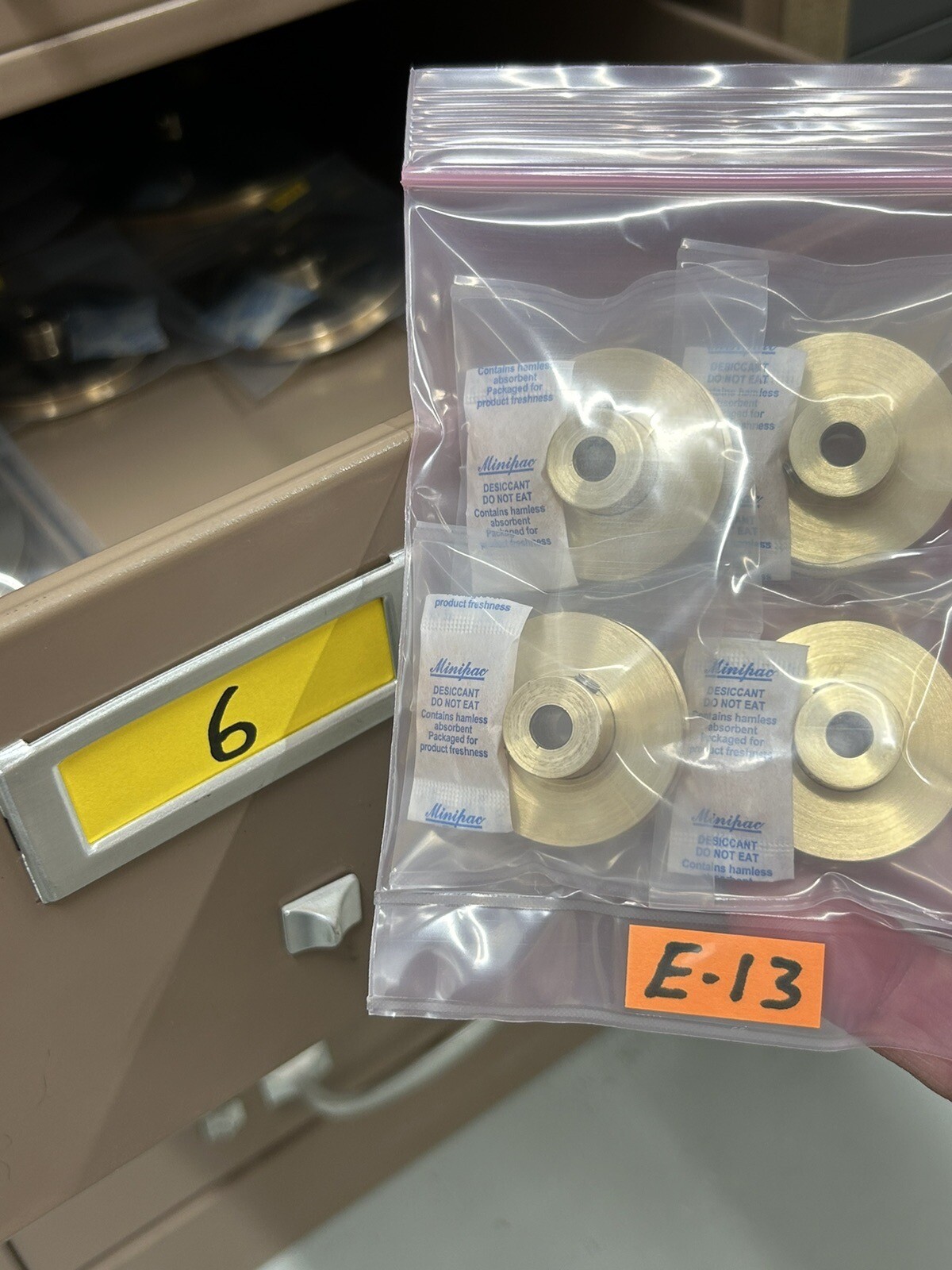 QTY 1 BOSTON GEAR G1217 BRASS PULLEY 1 1/2” DIAMETER .251” BORE FOR ROUND BELTS
