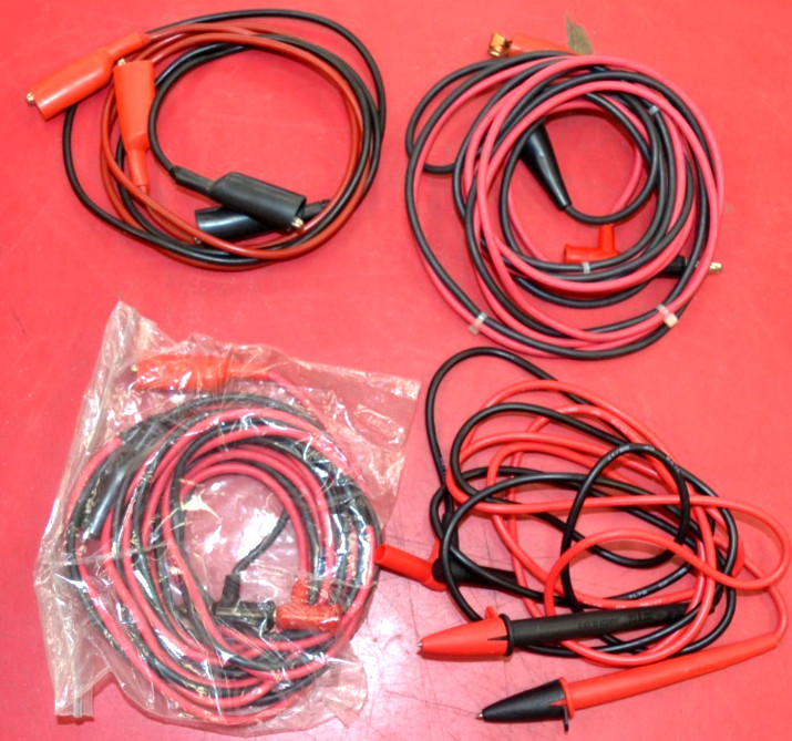 Fluke 115 True RMS Digital Multimeter With Multiple Leads, Manual And A Case