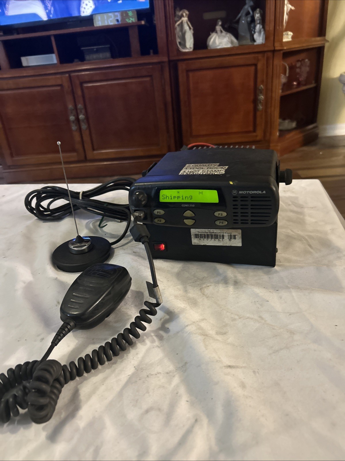 Motorola CDM1250 Two Way Radio & Ashtron SL-11R Base