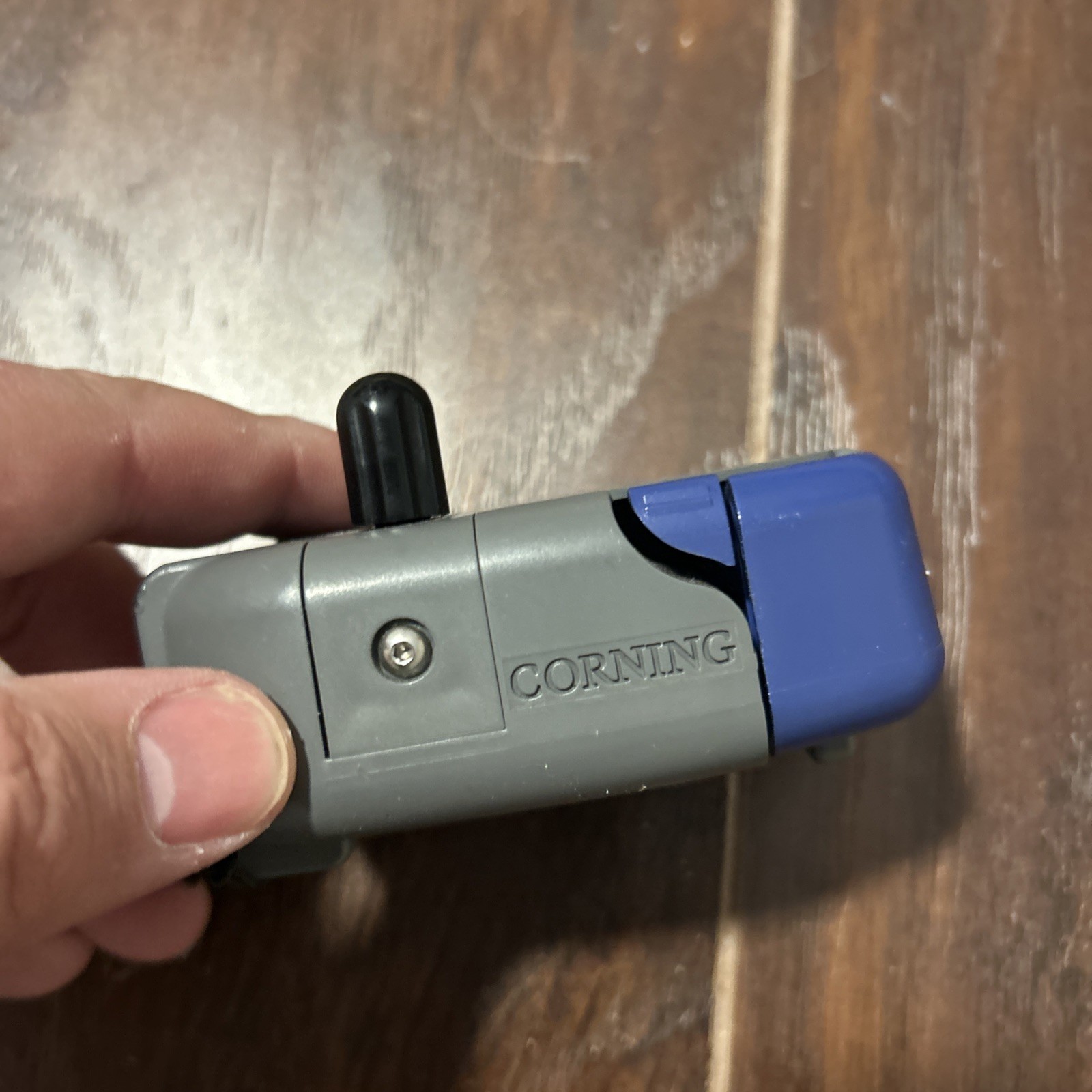 Corning UniCam FBC-015 High-Performance Flat Fiber Optic Cleaver Tool