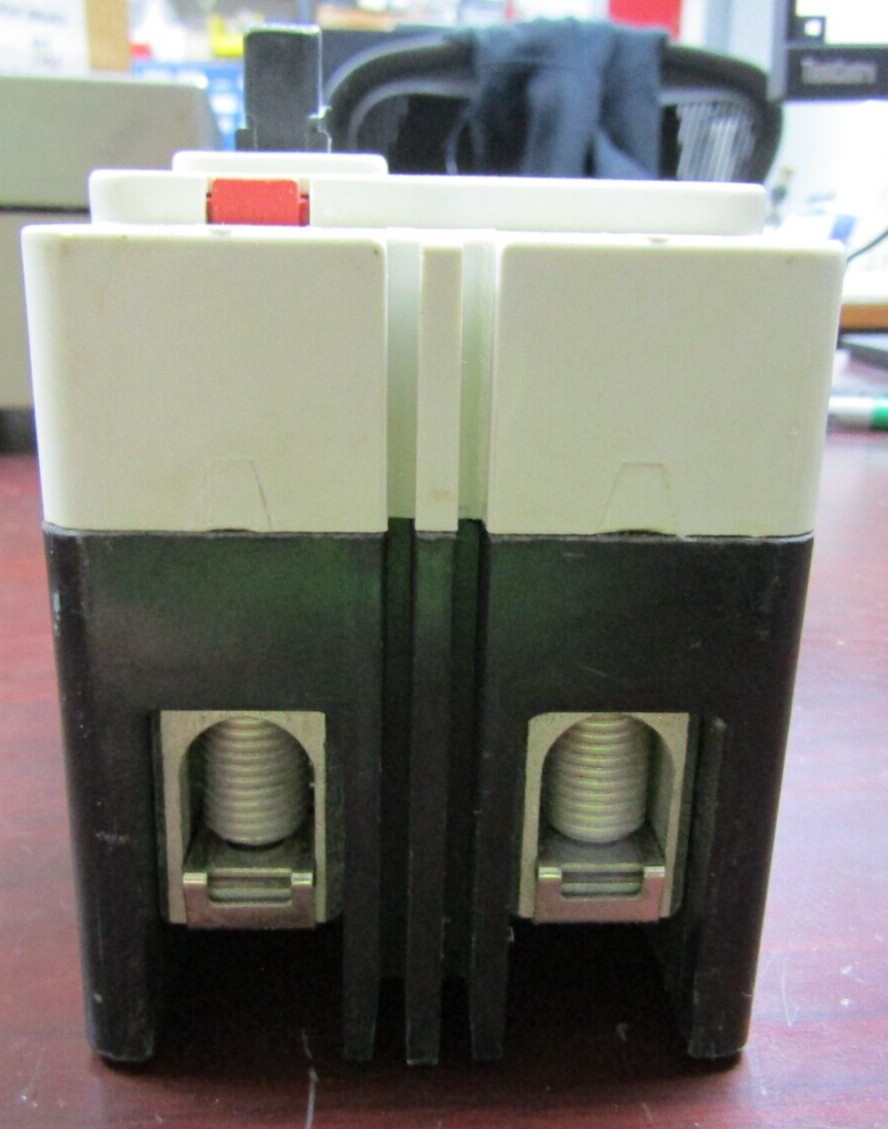 😃 NEW CUTLER HAMMER 150 AMPS CIRCUIT BREAKER 240 VAC 2 POLE ED2150