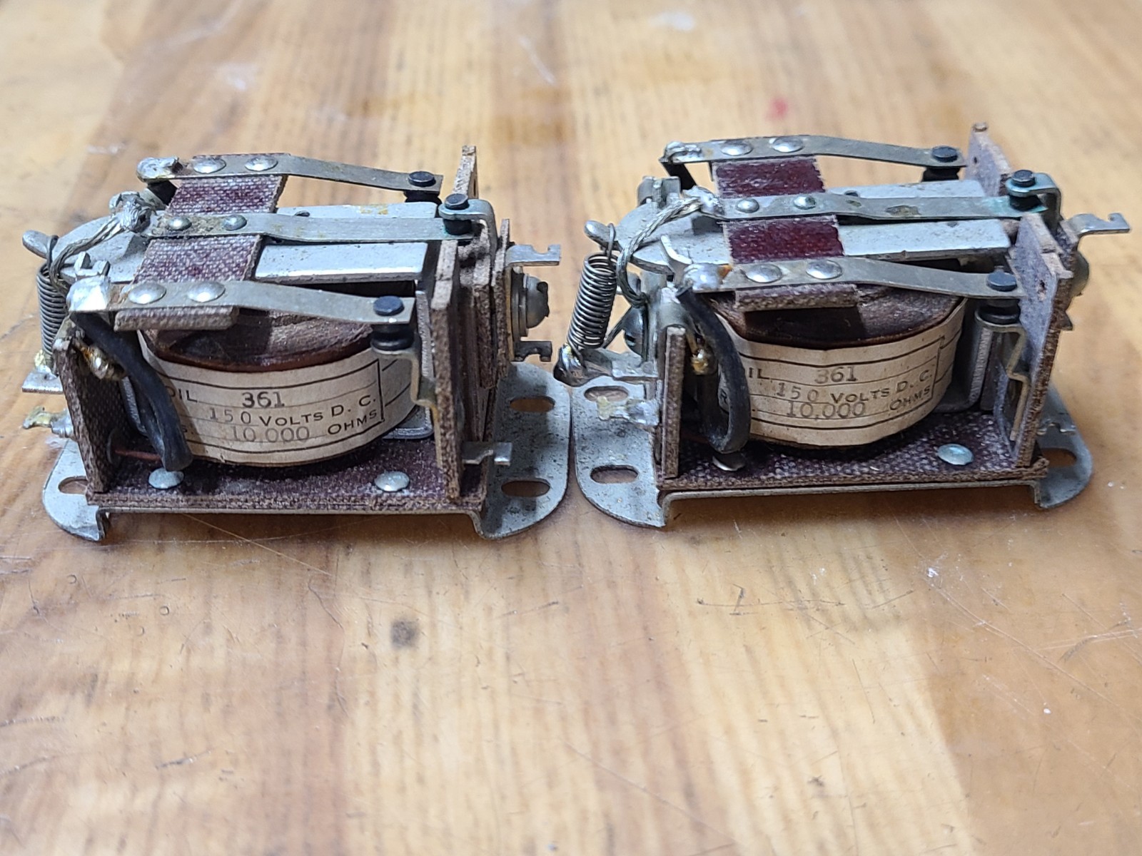 2 Leach Relay Type 1024-B Military Aircraft 150 Vdc 10,000 Ohm Contactor