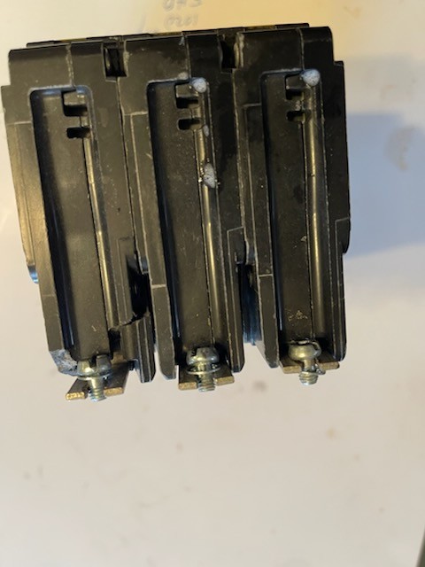 SQUARE D 20AMP 240-480-277V 3 POLE BOLTON RATING 25KA EDB34020