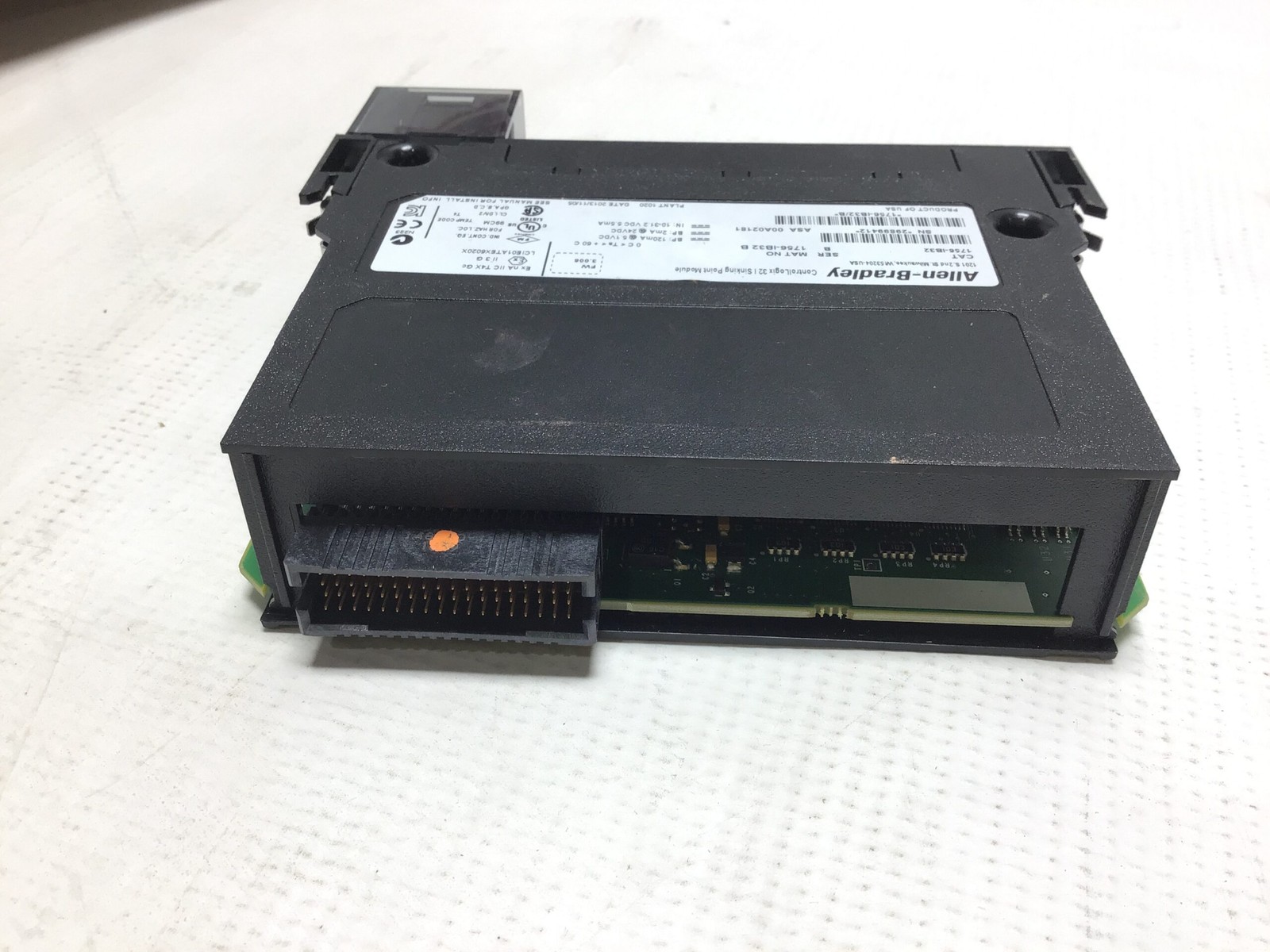 Allen-Bradley 1756-IB32 ControlLogix 32 Sinking Point Module Ser B Range 10-3…