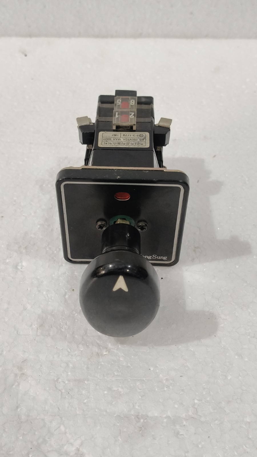 YongSung C3205 Cam Switch Handle Rating Ac 220v 10A max 600v NEW c3205