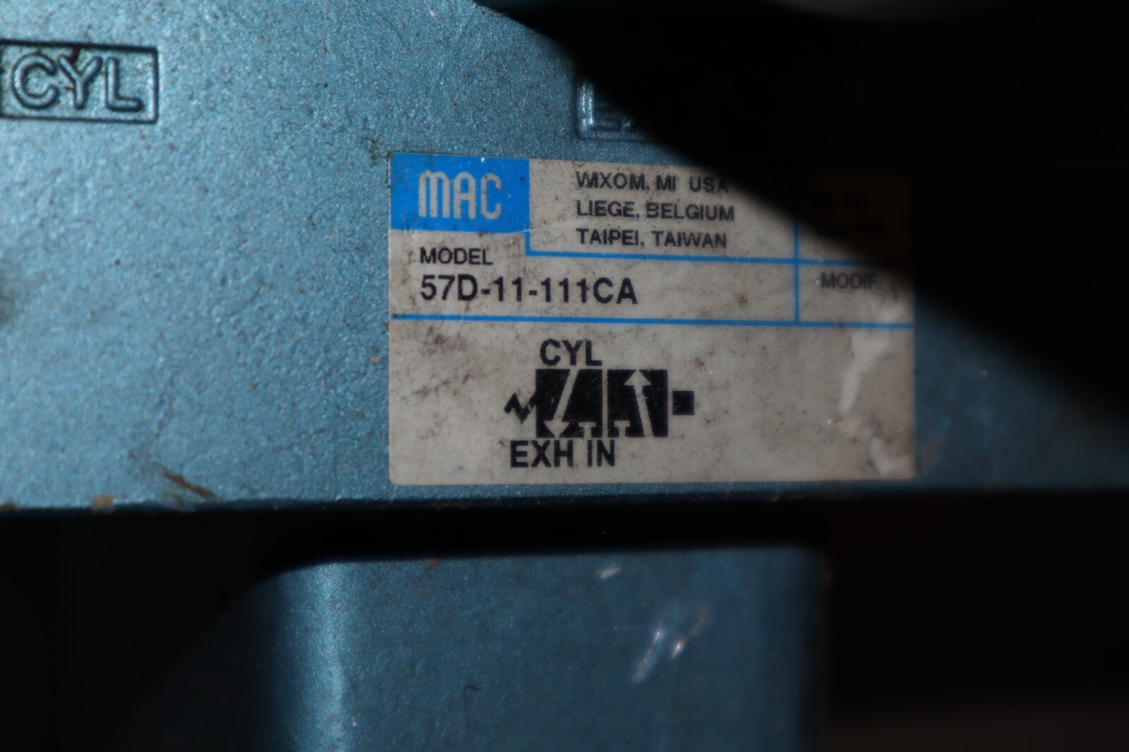 MAC 3 Way Spool Valve 57D-11-111CA & Norgren 11-008-009 Air Pressure Regulator