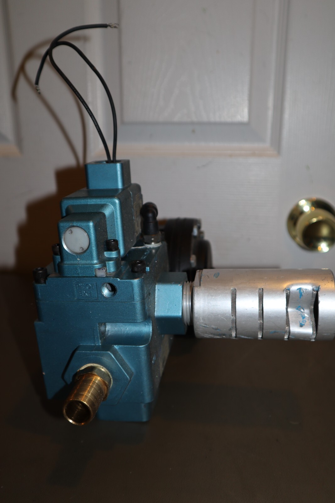 MAC 3 Way Spool Valve 250B-11-111CA & Norgren 11-008-009 Air Pressure Regulator